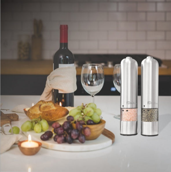 Electric Salt and Pepper Grinder dimensions, 22.5 cm tall